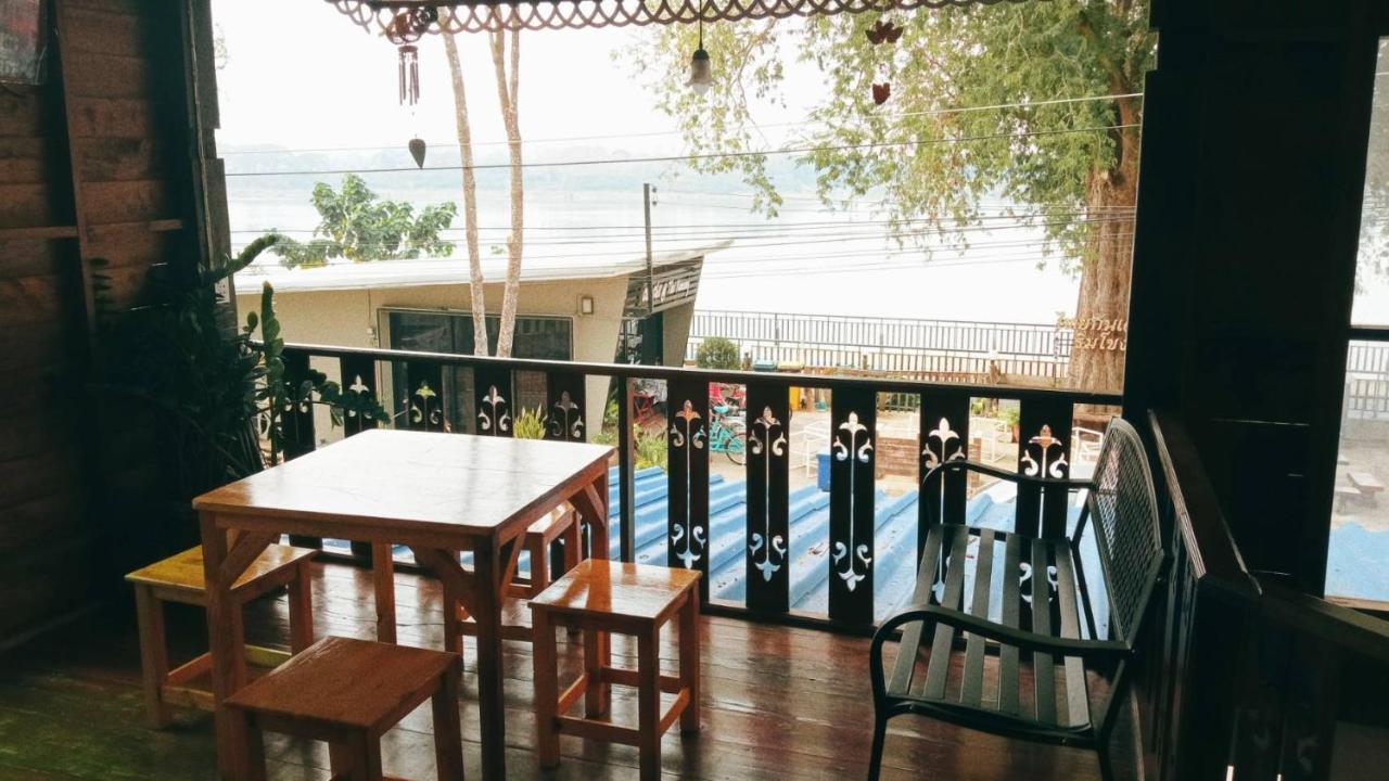 ไทยกันเอง ริมโขง Apartment Chiang Khan Exterior photo